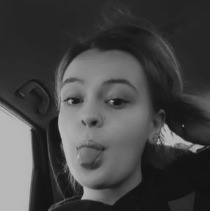 Meet your Posher, Desiree